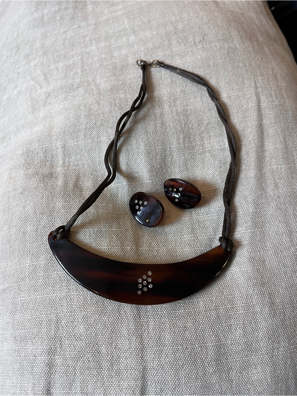 Vintage Brown necklace and clip on earrings set